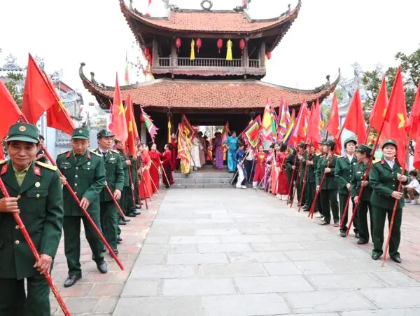 Quang cảnh hội chùa Bối Khê