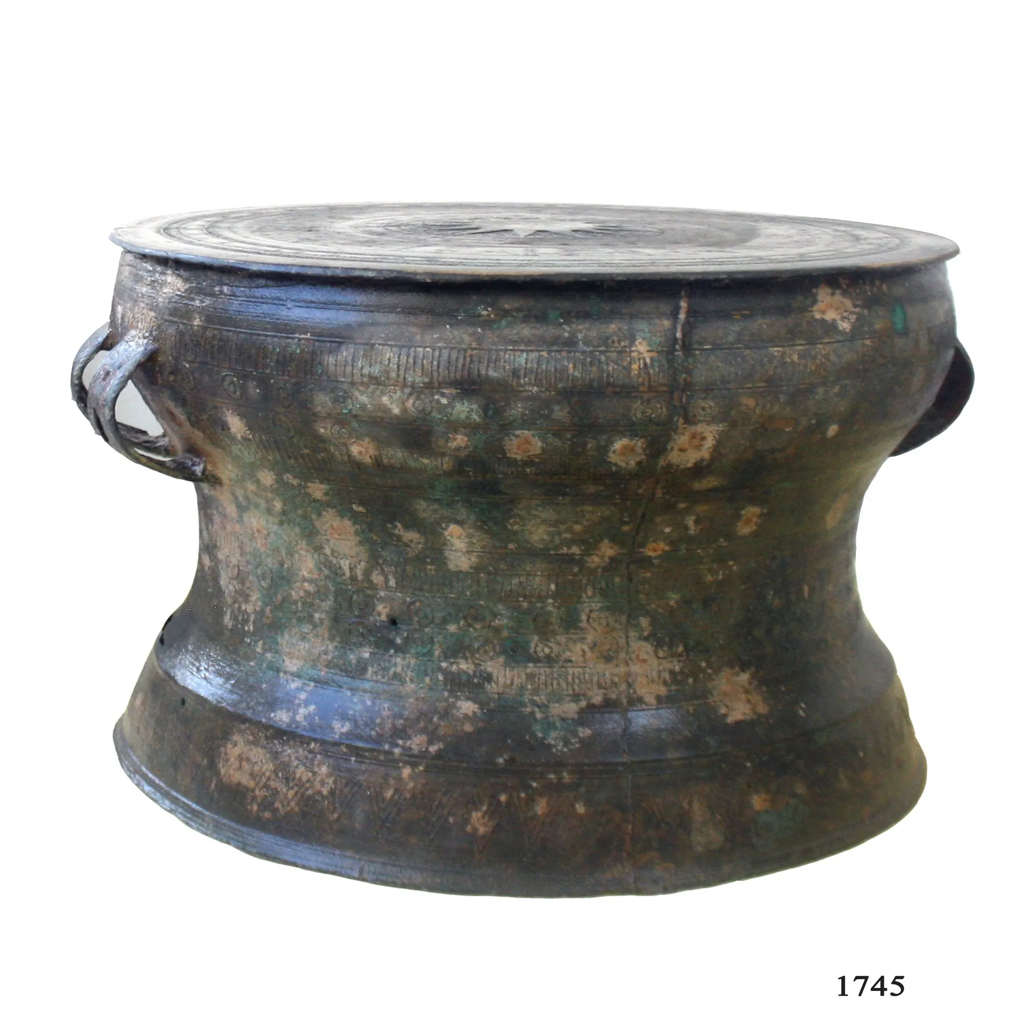 Cận cảnh thân trống Lô Lô