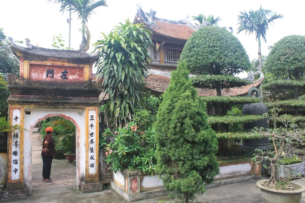 Quang cảnh xung quanh Chùa Đại Bi