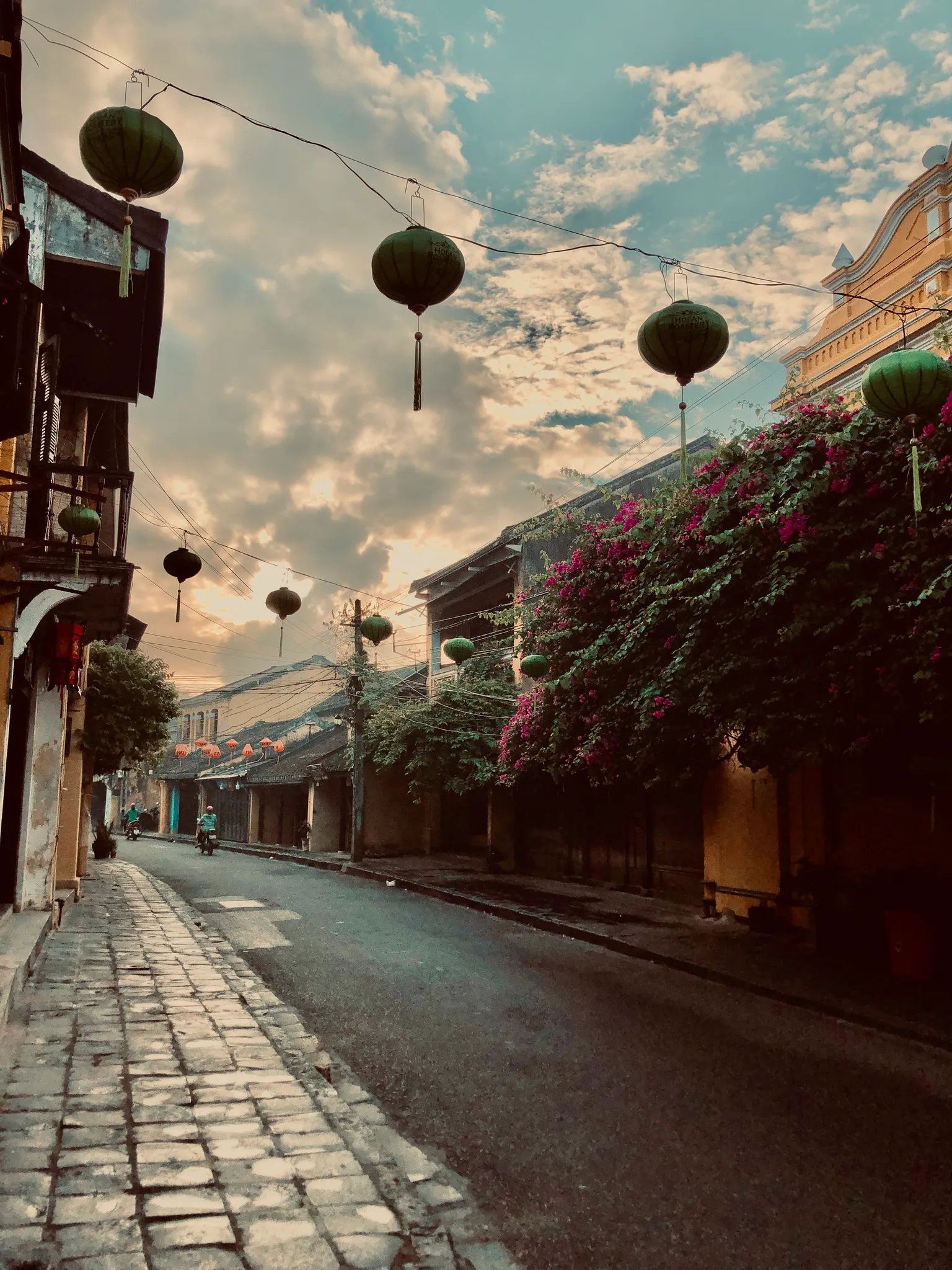 Bình minh phố cổ Hội An