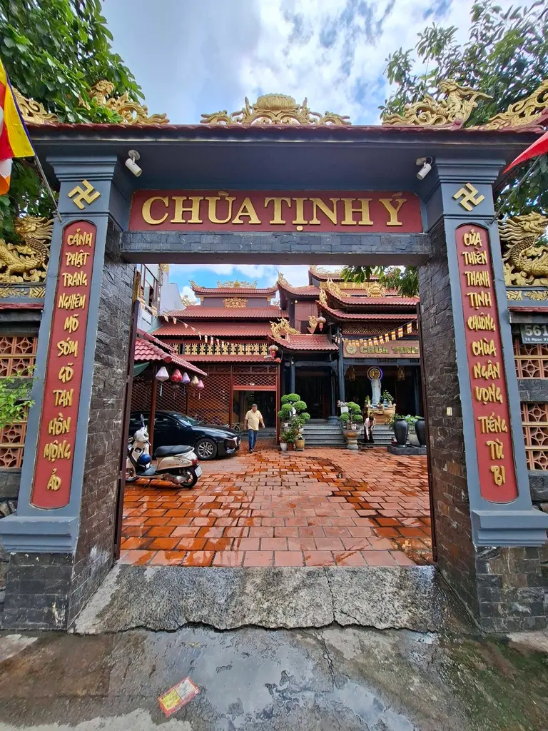 Cổng Chùa Tịnh Ý