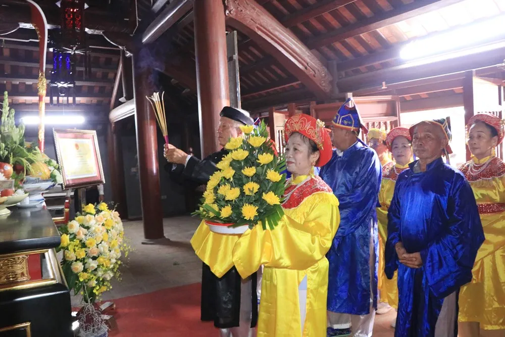 Nghi thức dâng lễ tại Lễ hội Đền Lục Giáp