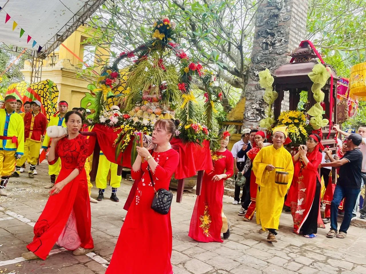 Đoàn rước tại Lễ hội Đền An Lá (đền Cả)