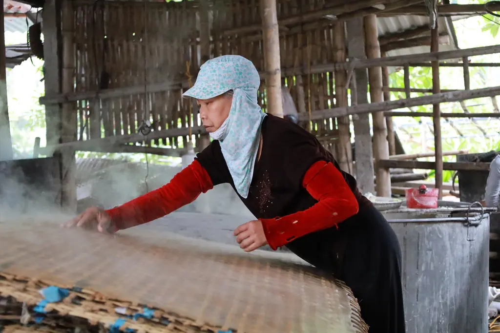 Mọi công đoạn đều được chuẩn bị kỹ càng, tỉ mỉ với bàn tay lão luyện của người dân Làng Miến Cự Đà