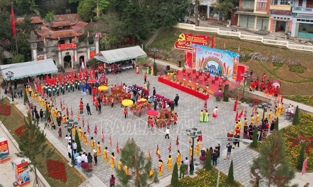 Quang cảnh Lễ hội đền Bắc Hà