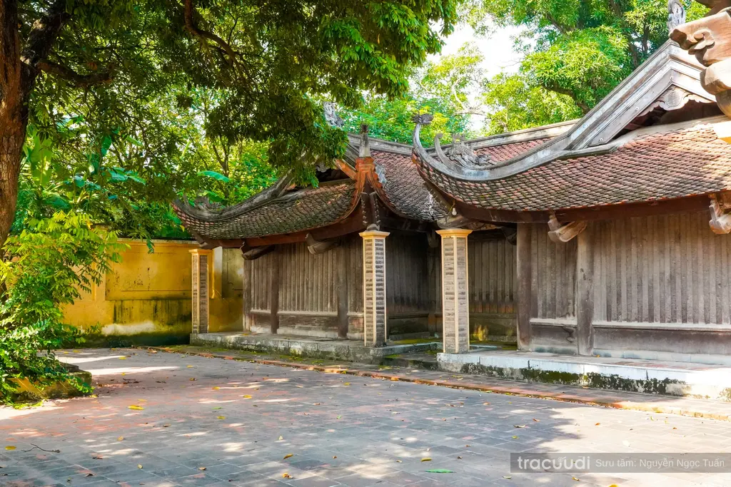 Không gian cảnh quan di tích Đình Đông Ngạc