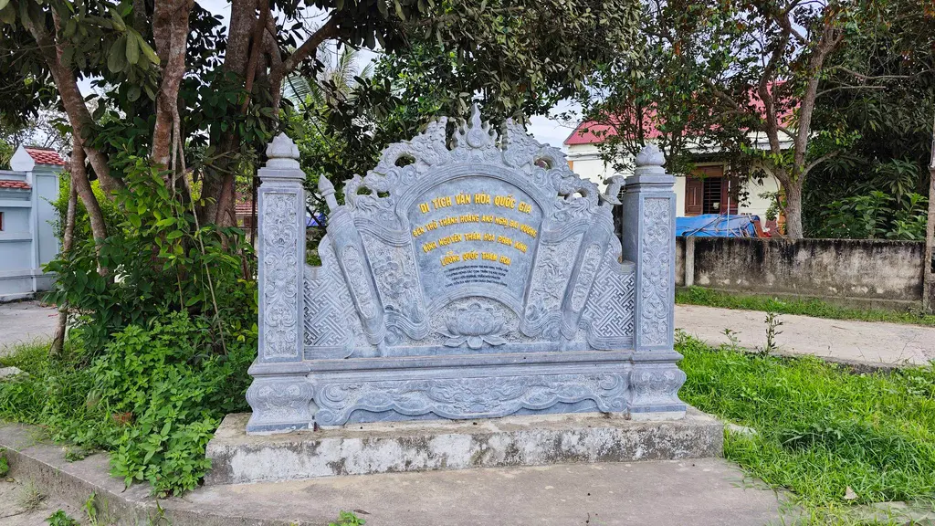 Bia tên di tích Văn hóa Quốc Gia