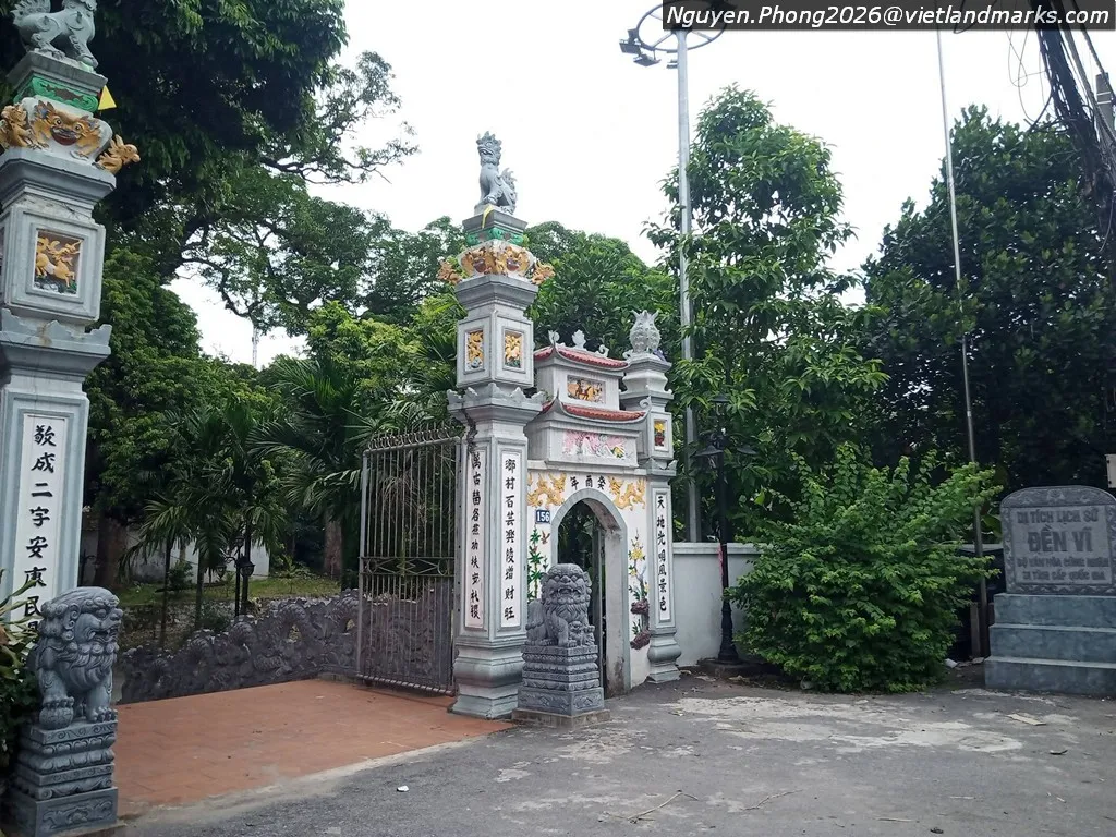 Cổng Đền Vĩ