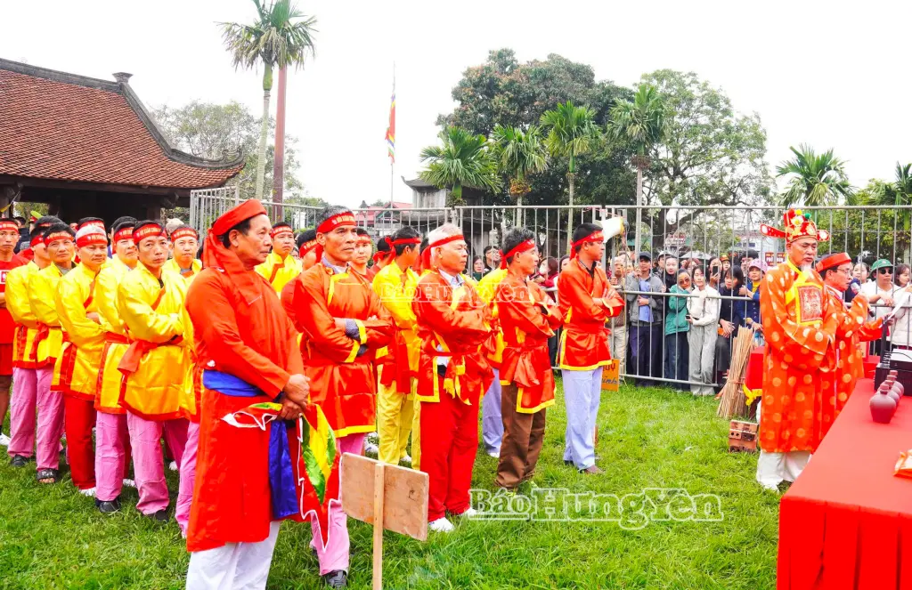 Hội thi chạy giải thổi cơm thi tại Hội chùa Keo (hội Xuân)
