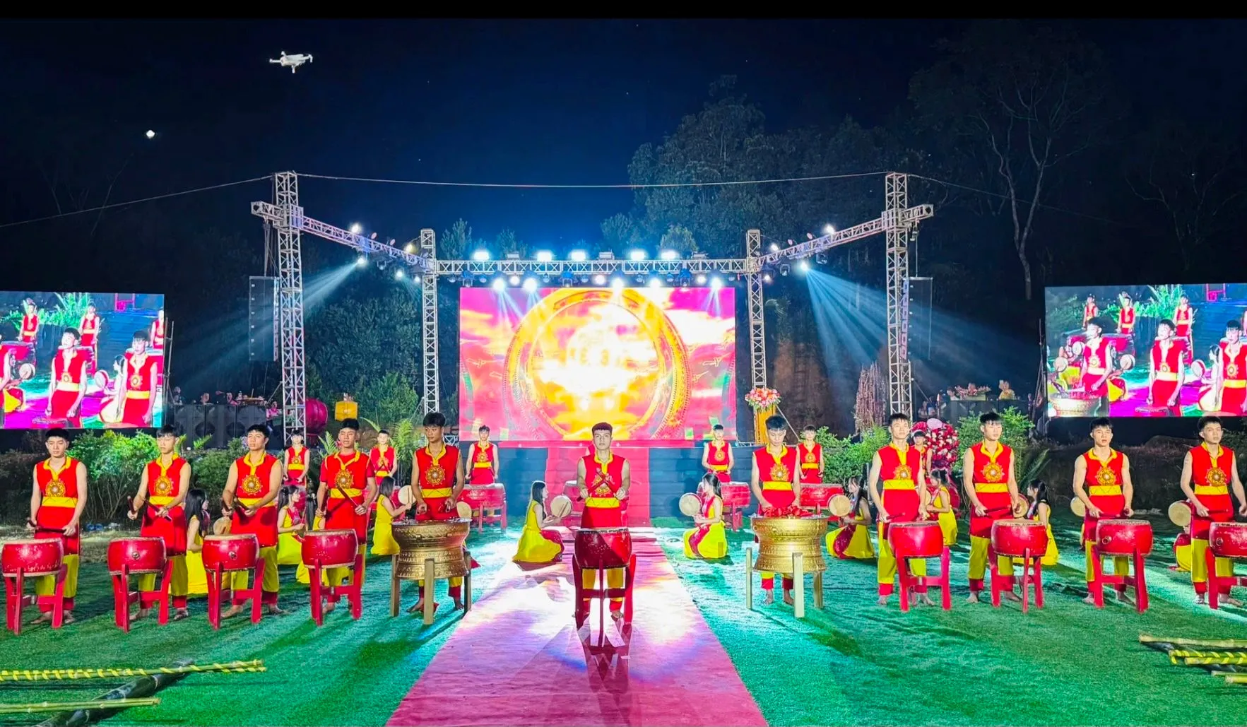 Trống hội sôi động tại Lễ hội Chí Linh Sơn