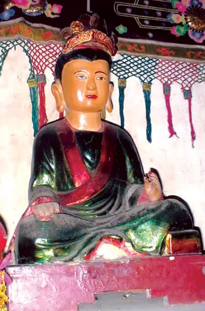 Pho tượng mẫu tại Chùa Cói