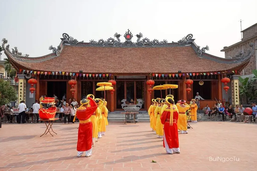 Quang cảnh lễ tế tại Lễ hội Đình Cả