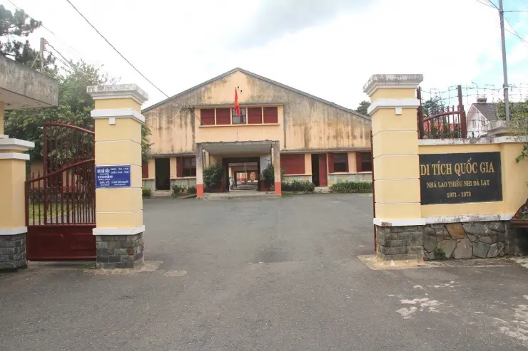 Cổng Nhà Lao Thiếu Nhi Đà Lạt