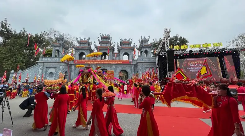 Thực hiện nghi lễ rước nước Lễ hội truyền thống Đền Tranh