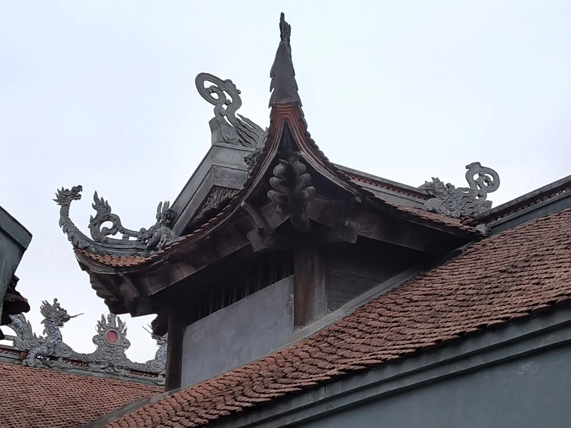 Chi tiết mái đình di tích Đình Đa Tốn