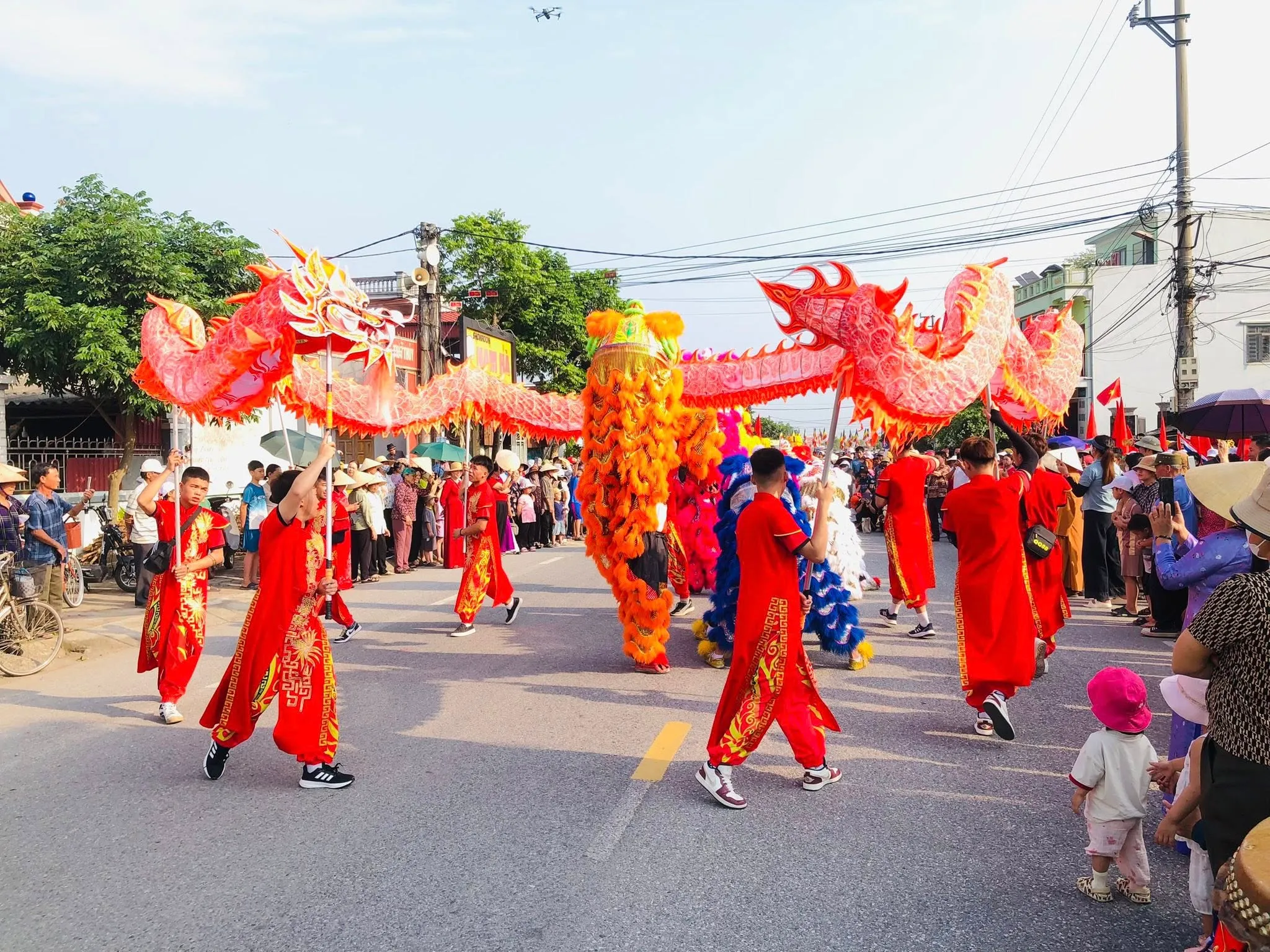 Không khí lễ hội tại Hội chùa Phổ Linh