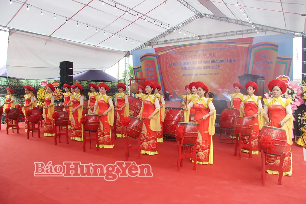 Trống hội khai mạc tại Hội đền Cửa Lân