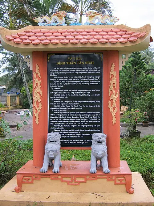 Bia đá tại Đình Tân Ngãi