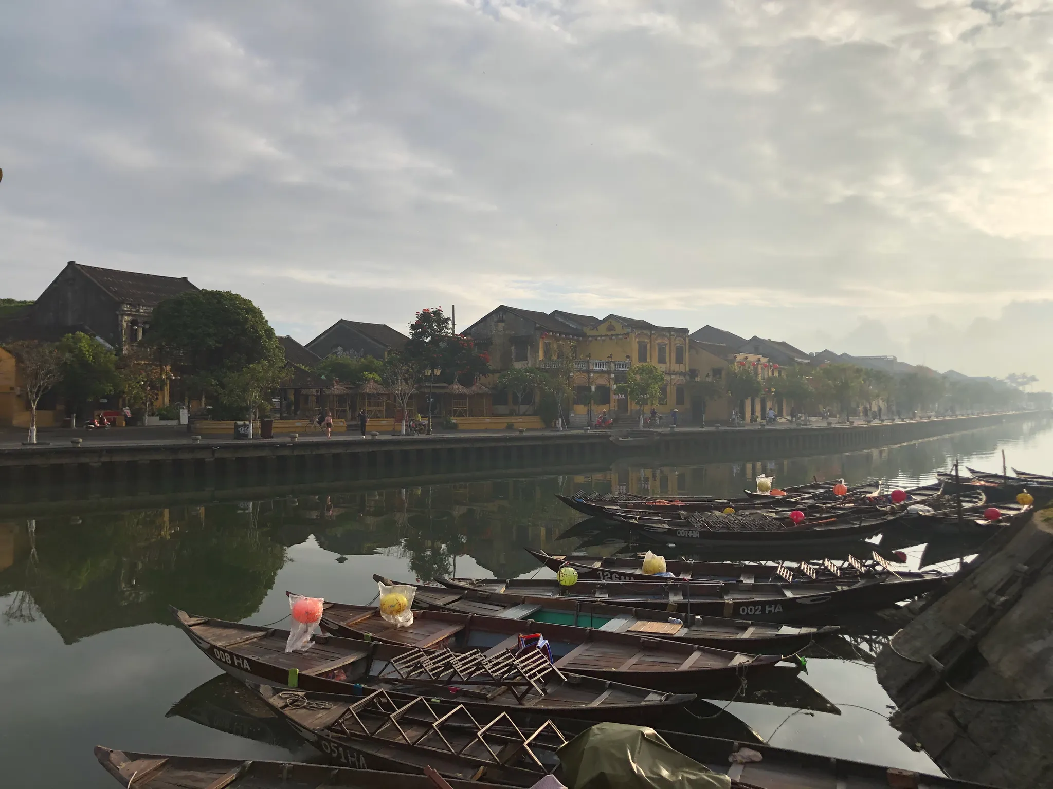 Bình minh phố cổ Hội An