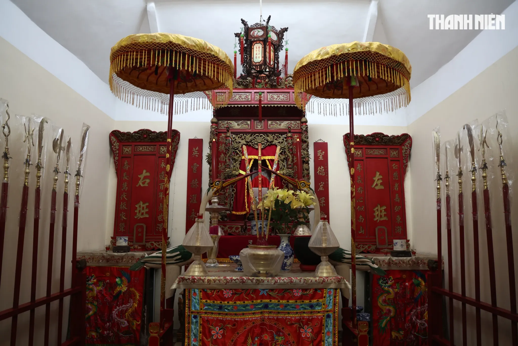 Không gian chính điện tại Đền thờ Trương Tấn Bửu