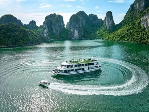 Cảnh quan Vịnh Hạ Long