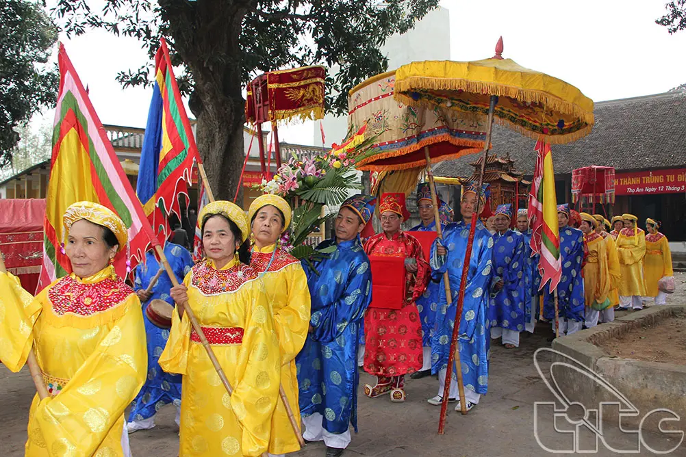 Đoàn rước tại Hội đình làng Thọ Am