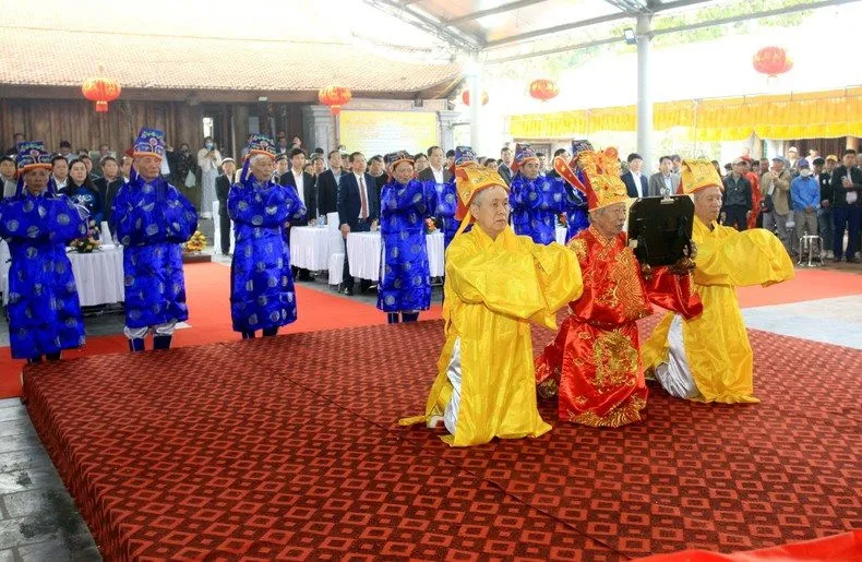 Lễ tế Đức Thánh Trần tại Hội đền A Sào