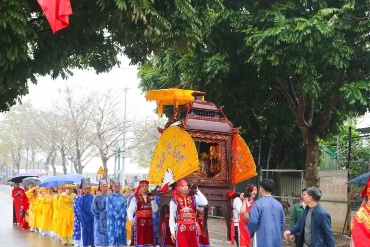 Rước kiệu Hội đình Ngô Sài