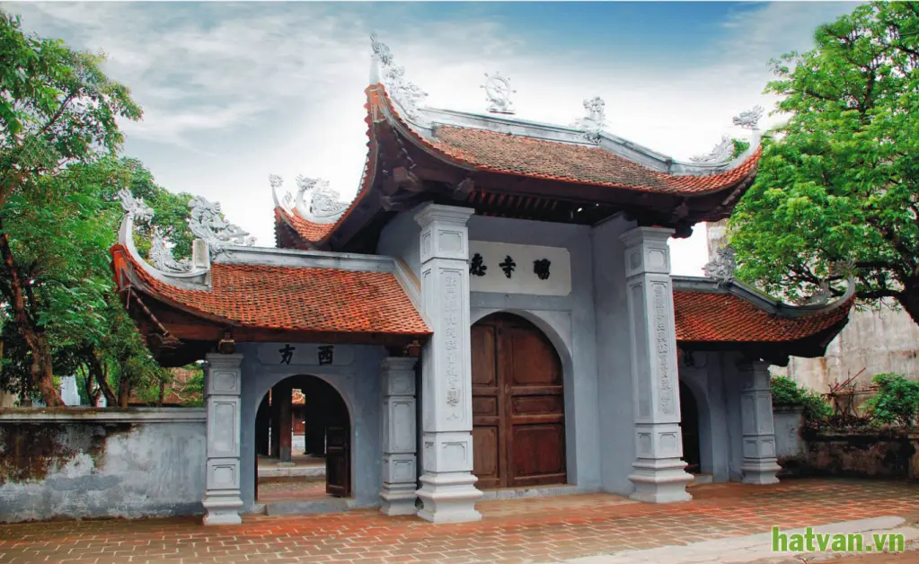 Tam quan Chùa Nễ Châu