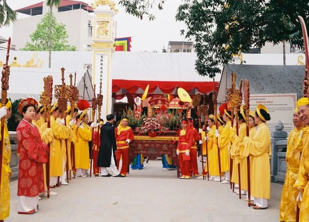 Quang cảnh Hội đình Hạ Yên Quyết