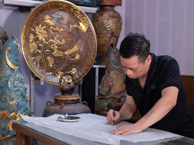 Nghệ nhân Nguyễn Hùng luôn giữ lửa với nghề gốm