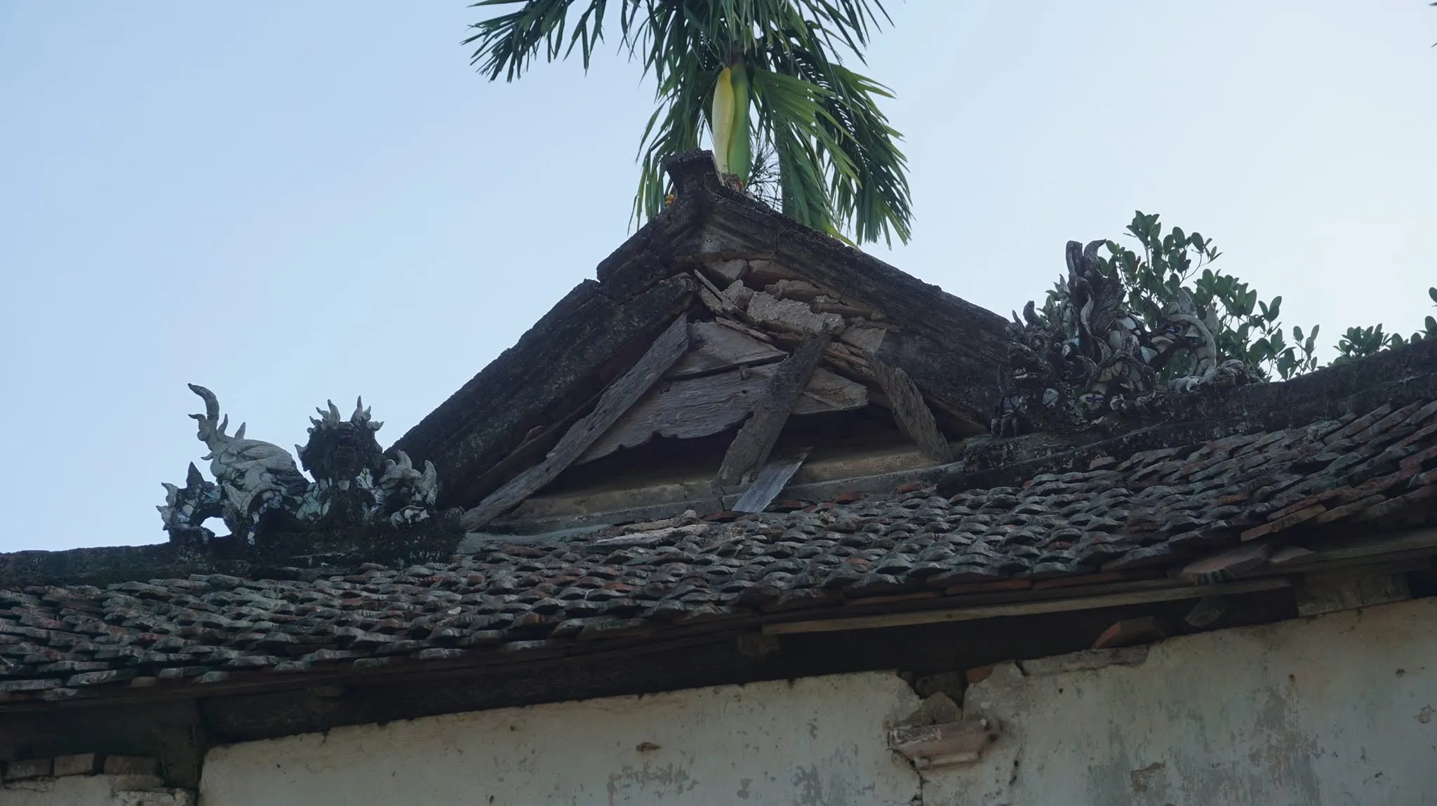 Kiến trúc mái Miếu Ngọc Tảo