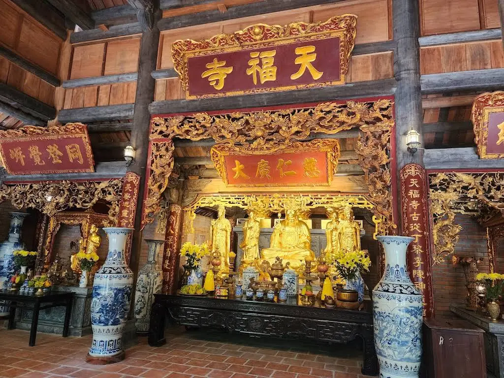 Cảnh quan bên trong Phủ Khống