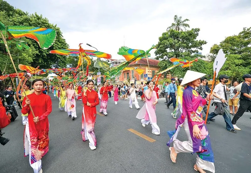 Diễu hành tại Lễ hội Festival Huế