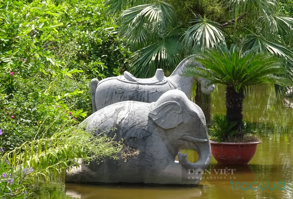 Linh vật Lăng đá Quận Vân