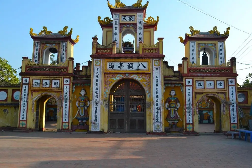 Cổng Đền Đồng Bằng