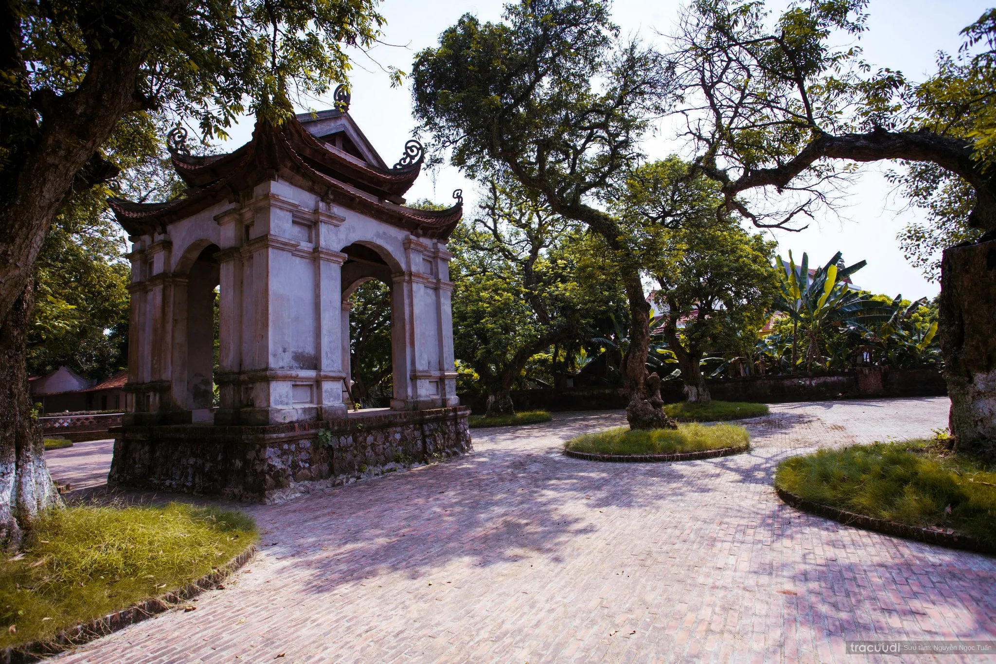 Không gian cảnh quan di tích Đền Chử Đồng Tử - Tiên Dung