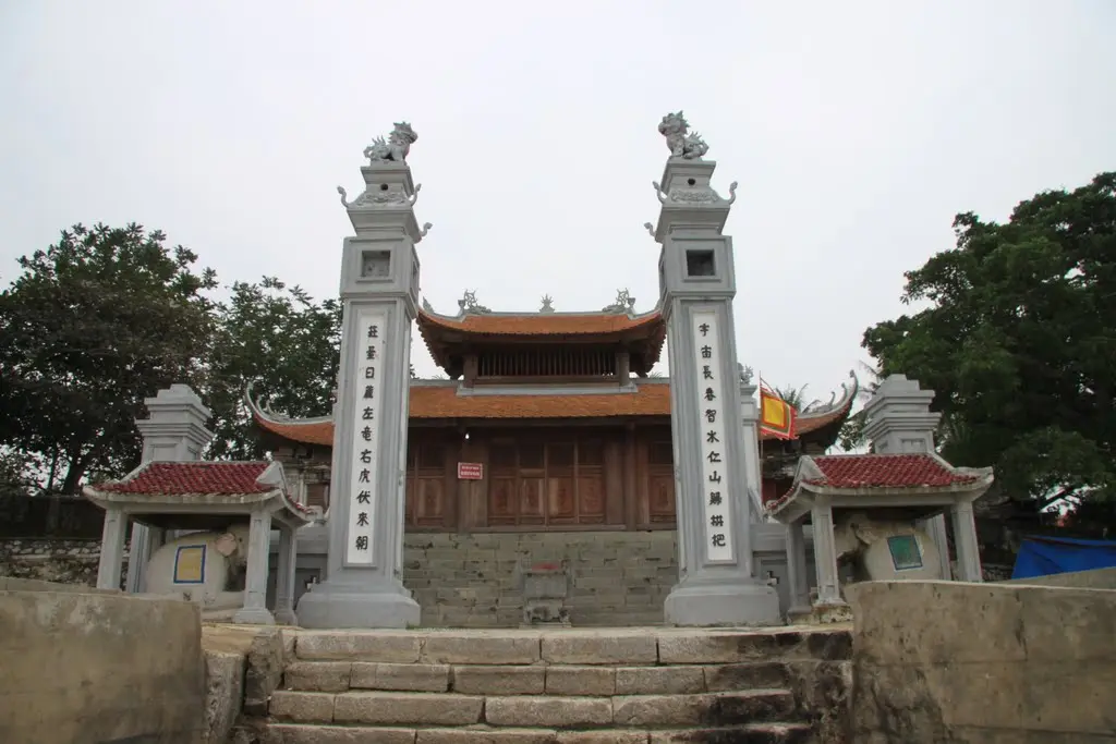 Cổng Đền Cờn