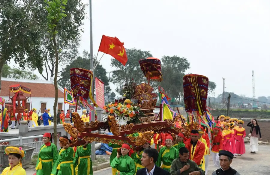 Rước kiệu tại Hội làng Chử Xá