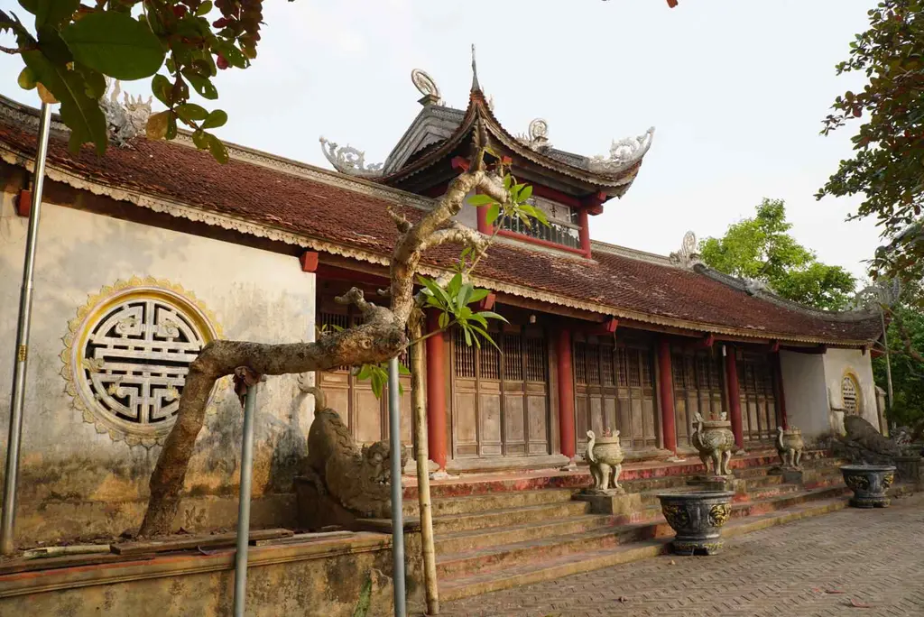 Cận cảnh Chùa Bạch Hào