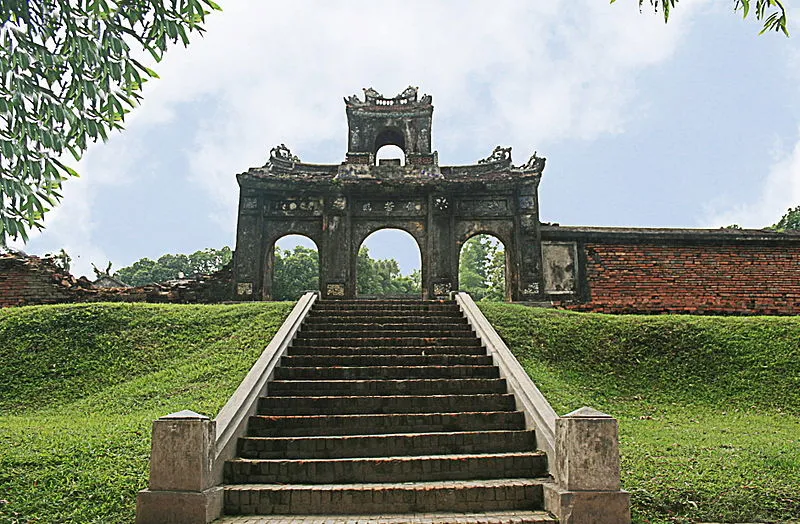 Lối lên Điện Voi Ré