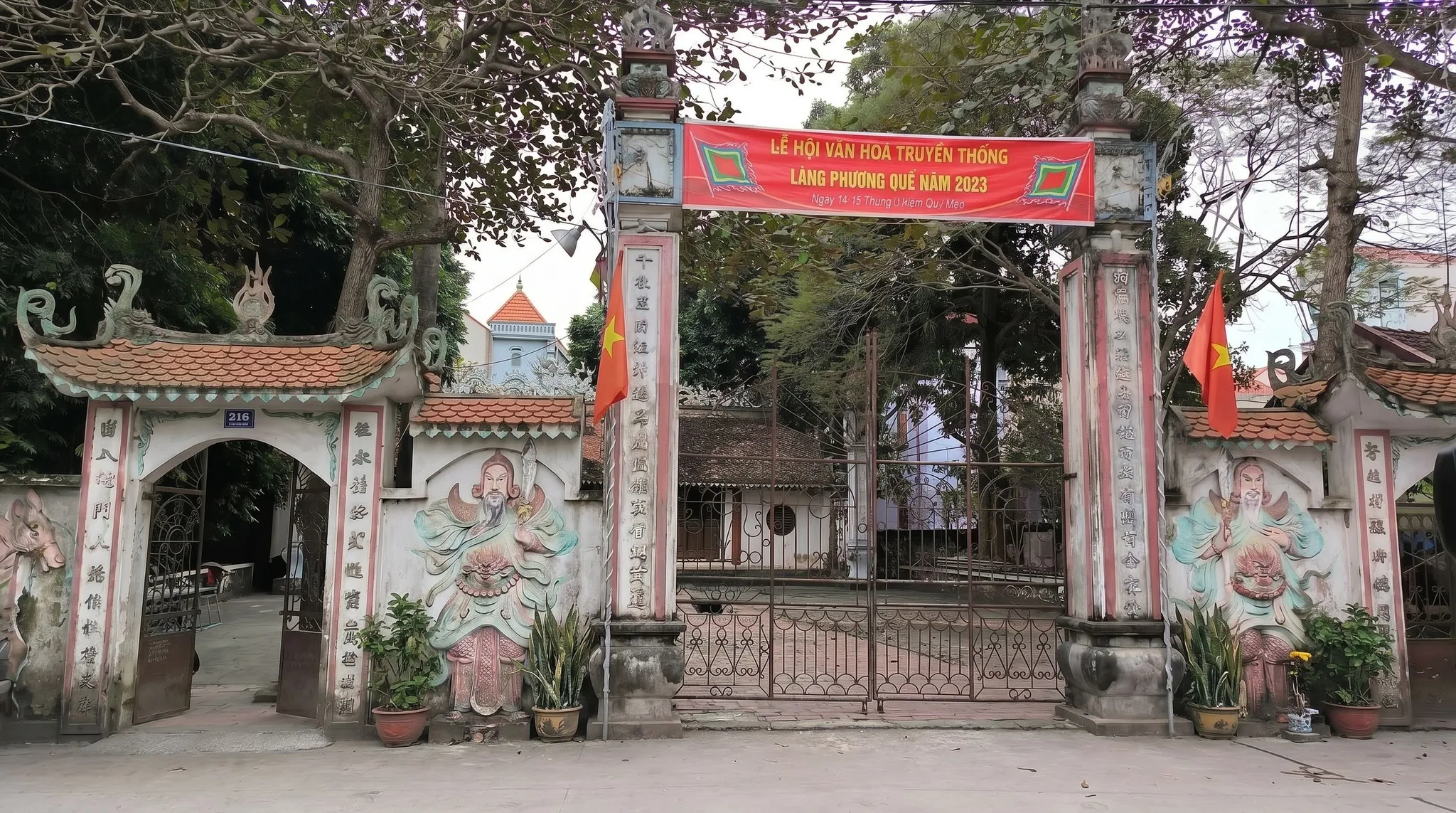 Cổng Đình Làng Phương Quế