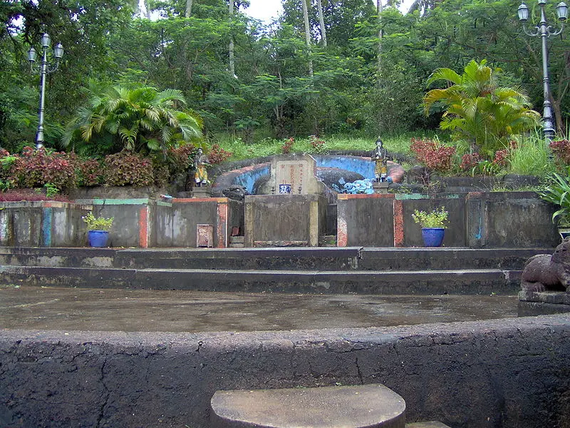 Cảnh quan Lăng Mạc Cửu