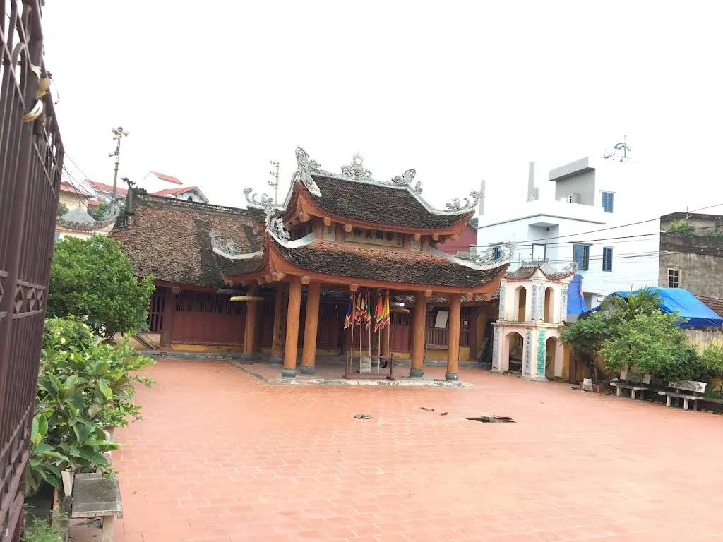 Cảnh quan Đình Trung Vân Đình