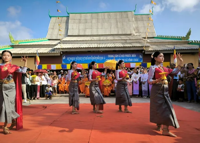 Biểu diễn nghệ thuật Khmer tại Lễ hội Phước Biển