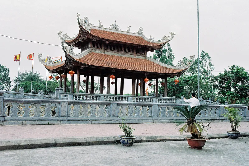 Cảnh quan Đền Lảnh Giang