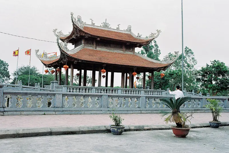 Cảnh quan Đền Lảnh Giang