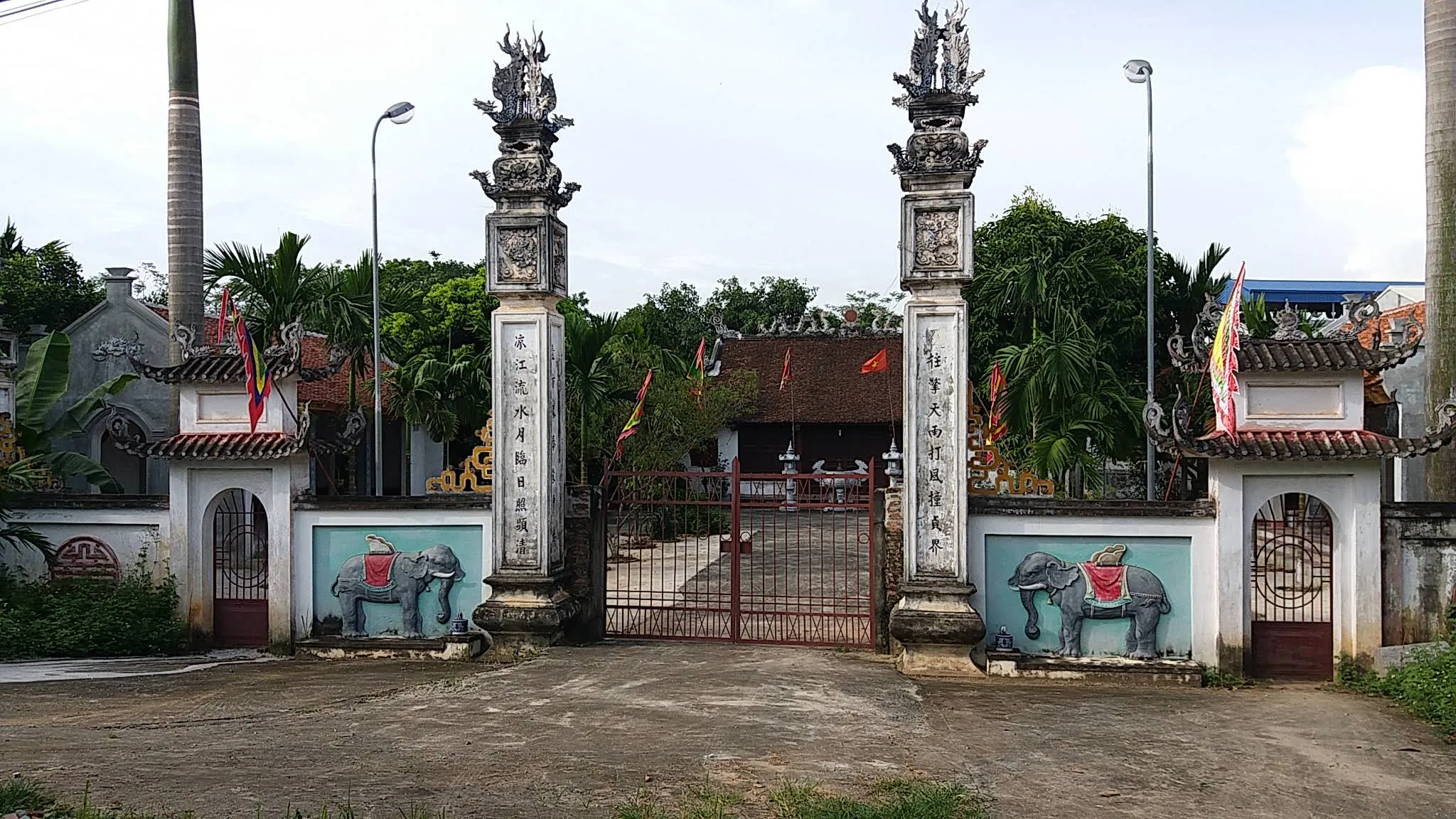 Cổng Đình Phú Đa