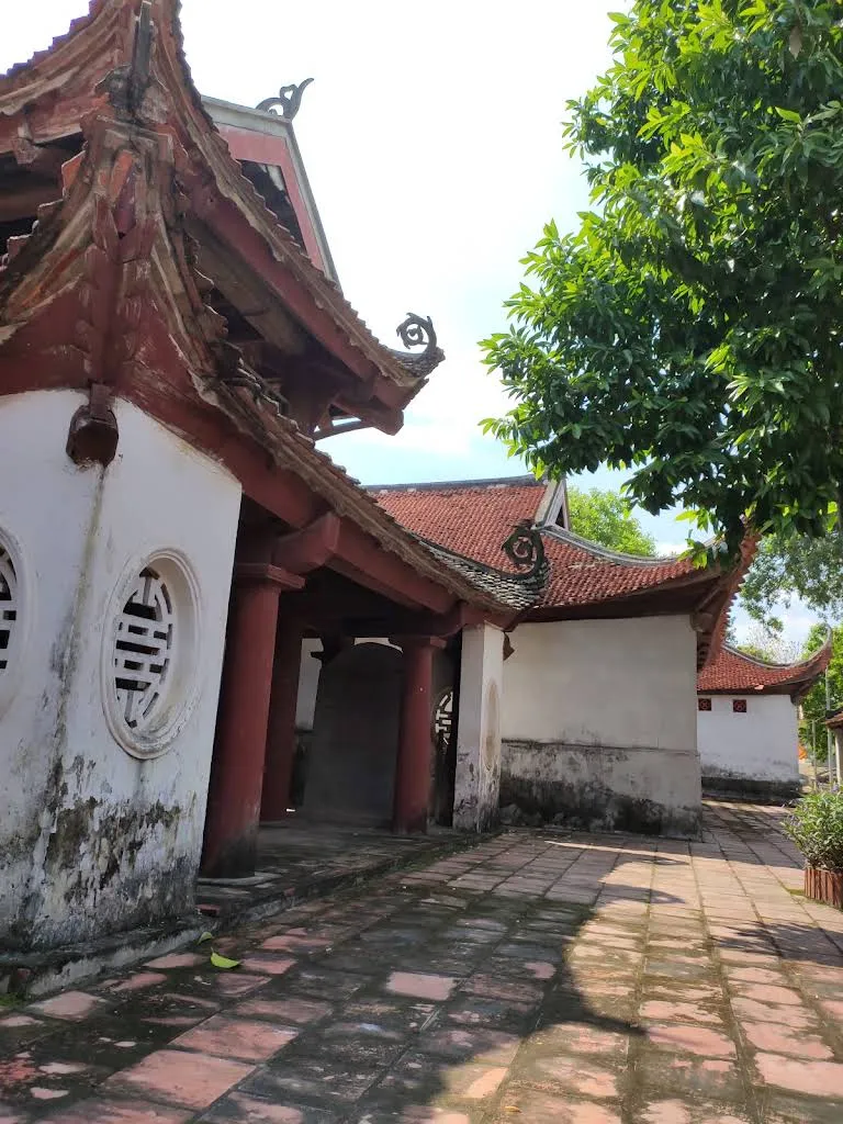 Cảnh quan di tích Chùa Đôi Hồi