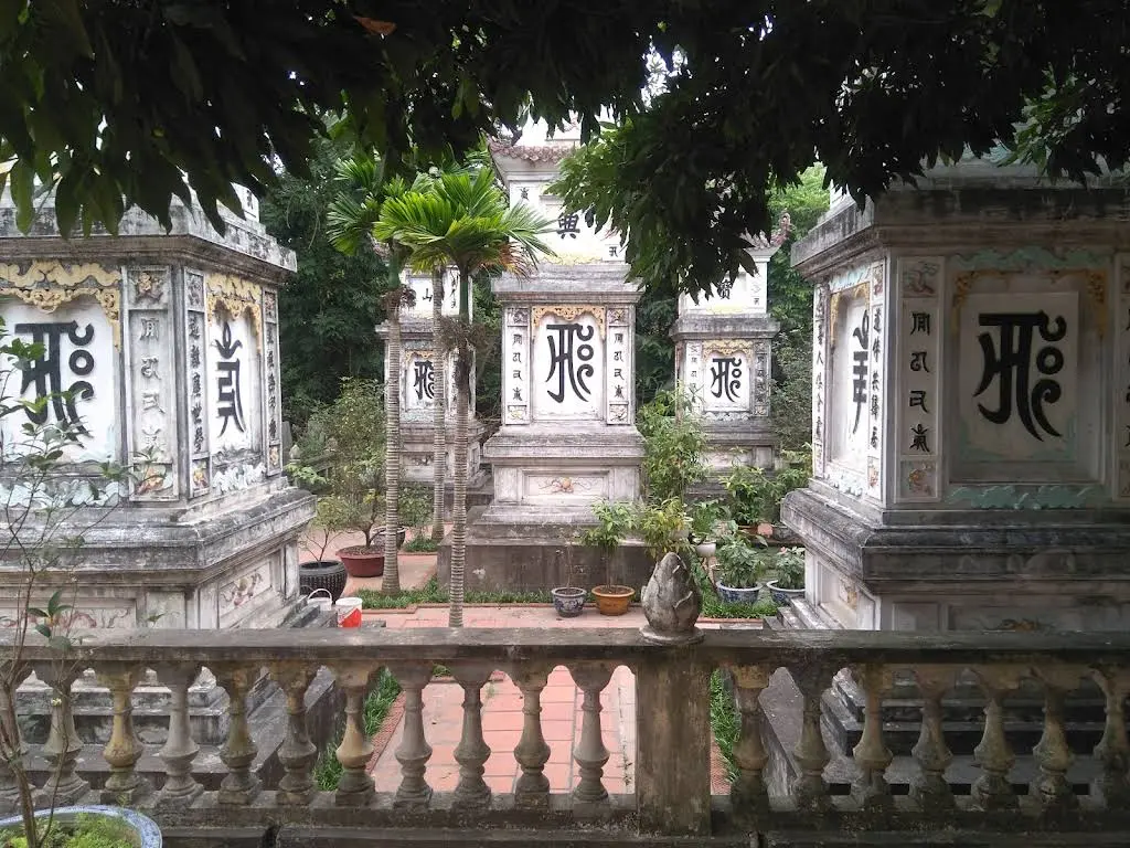 Cảnh quan Chùa Bát Tháp